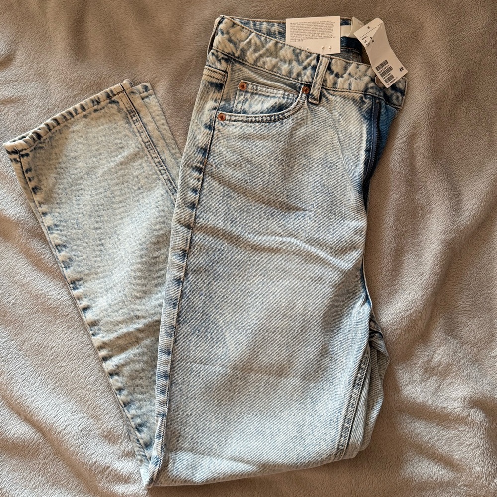 H&M Women’s Light Wash Straight Jeans, Women’s 8 - Picture 3 of 5